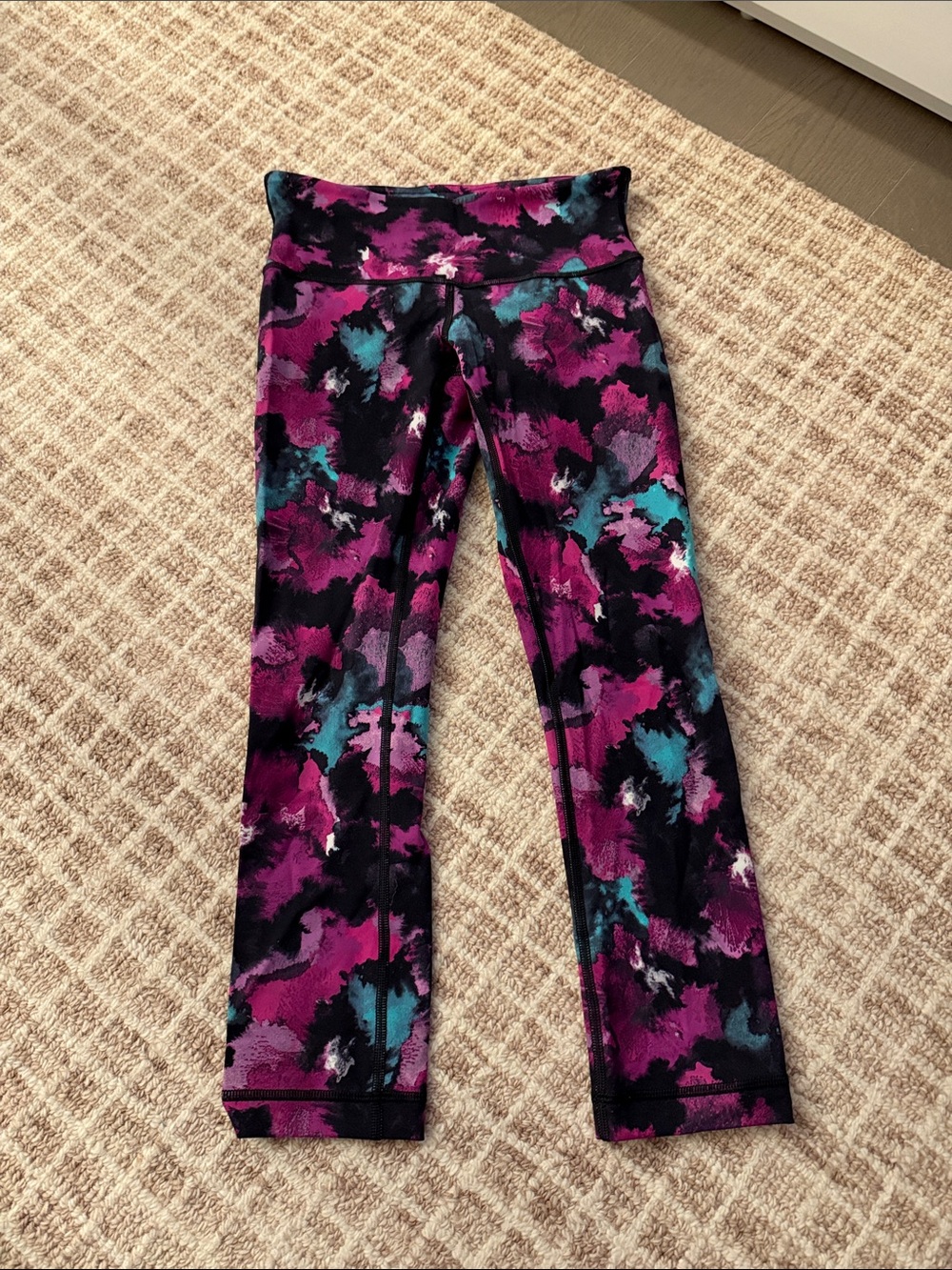 Lululemon Purple & Teal Floral-Pattern Wunder Under Cropper Leggings
